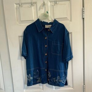 Koret City Blue Blue Buttondown top with details size medium